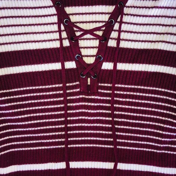 EUC Women’s Medium Romeo + Juliet Couture LS Lace Up Knitted Sweater - Picture 3 of 8